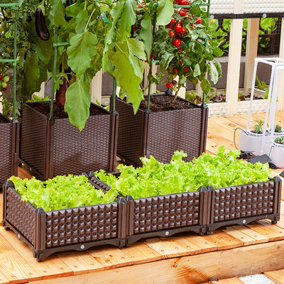 Automatischer wässernder Plastikveggie-Pflanzer packt der 48 Zoll-Plastikpflanzer-Kasten ein